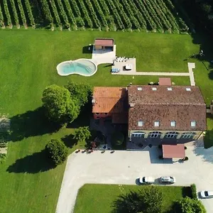  Farm stay Ae Cavane Italy